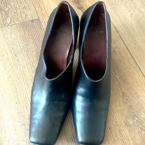 Anne Klein 2 Black leather ankle boots. Size 9. Worn once! Pristine condition.